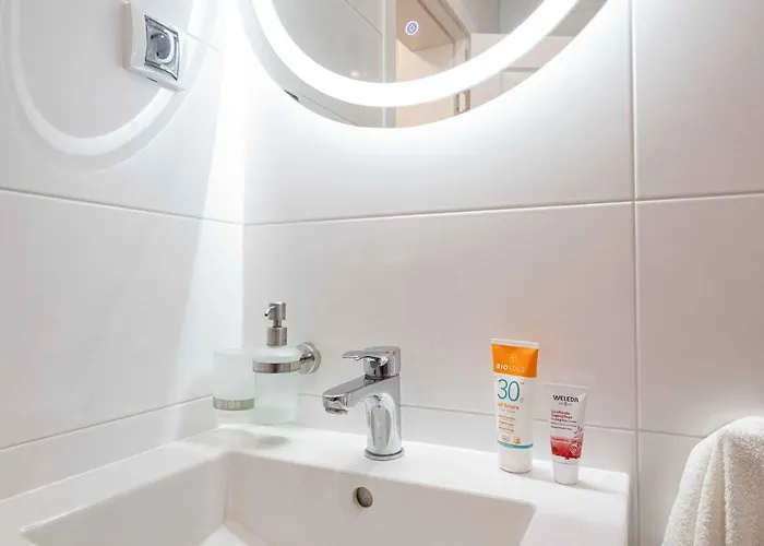 Deluxe * Burgas City